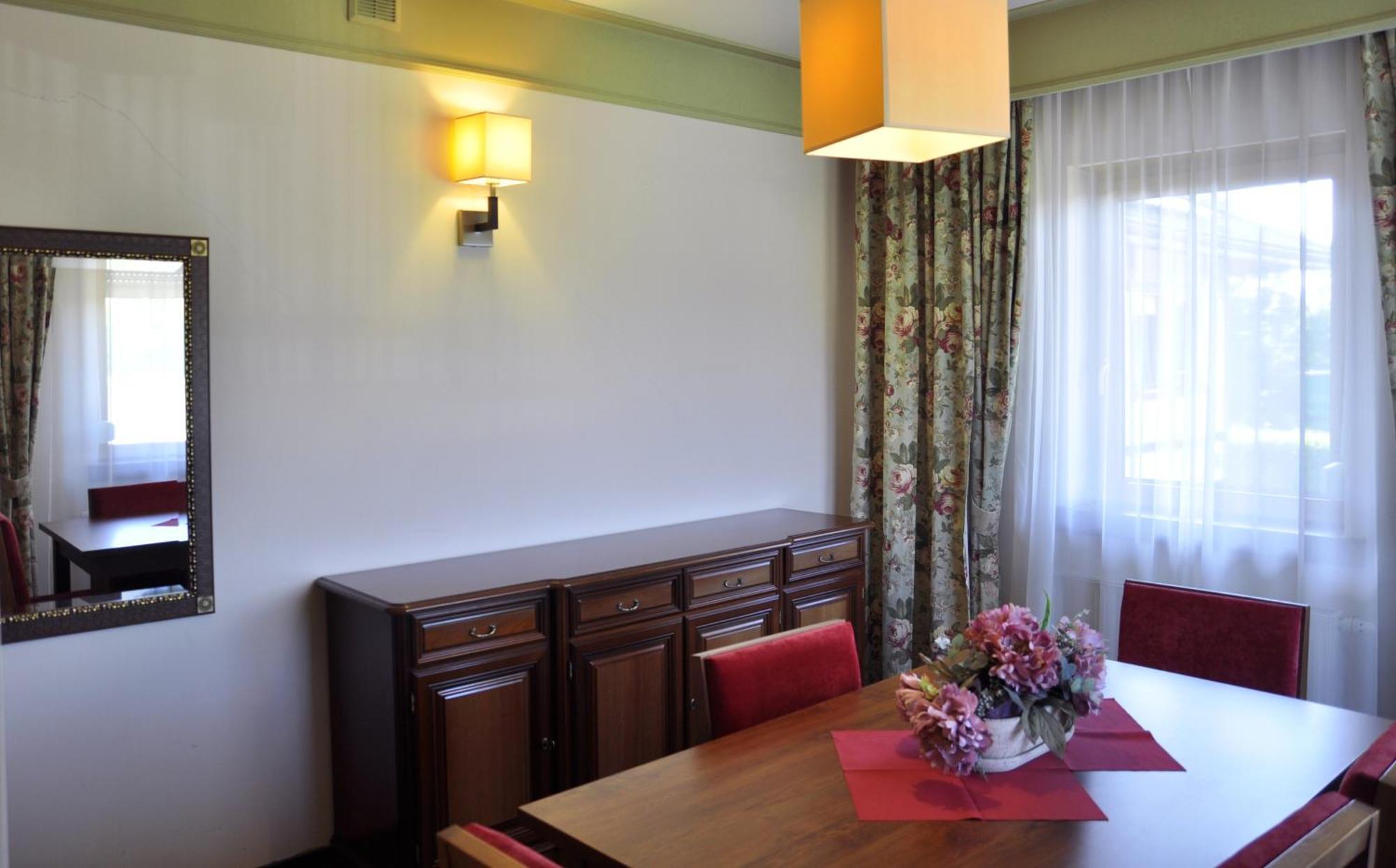 Ahotel Czechowice-Dziedzice Luaran gambar