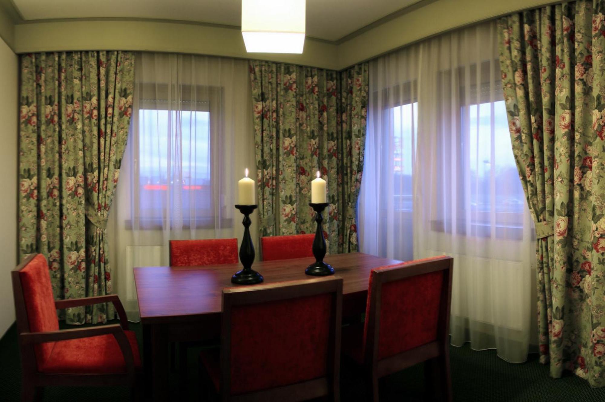 Ahotel Czechowice-Dziedzice Luaran gambar
