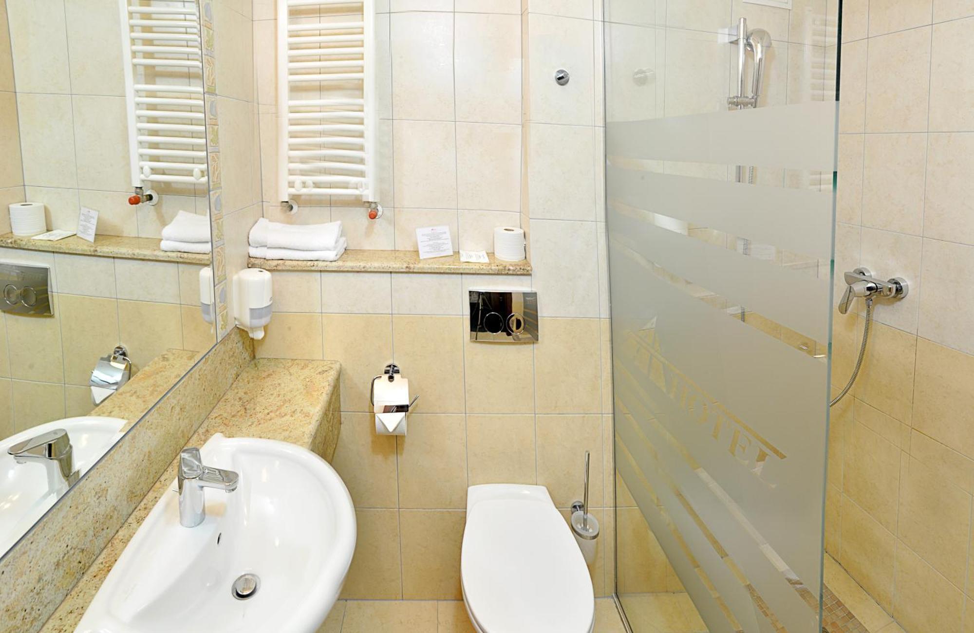Ahotel Czechowice-Dziedzice Bilik gambar