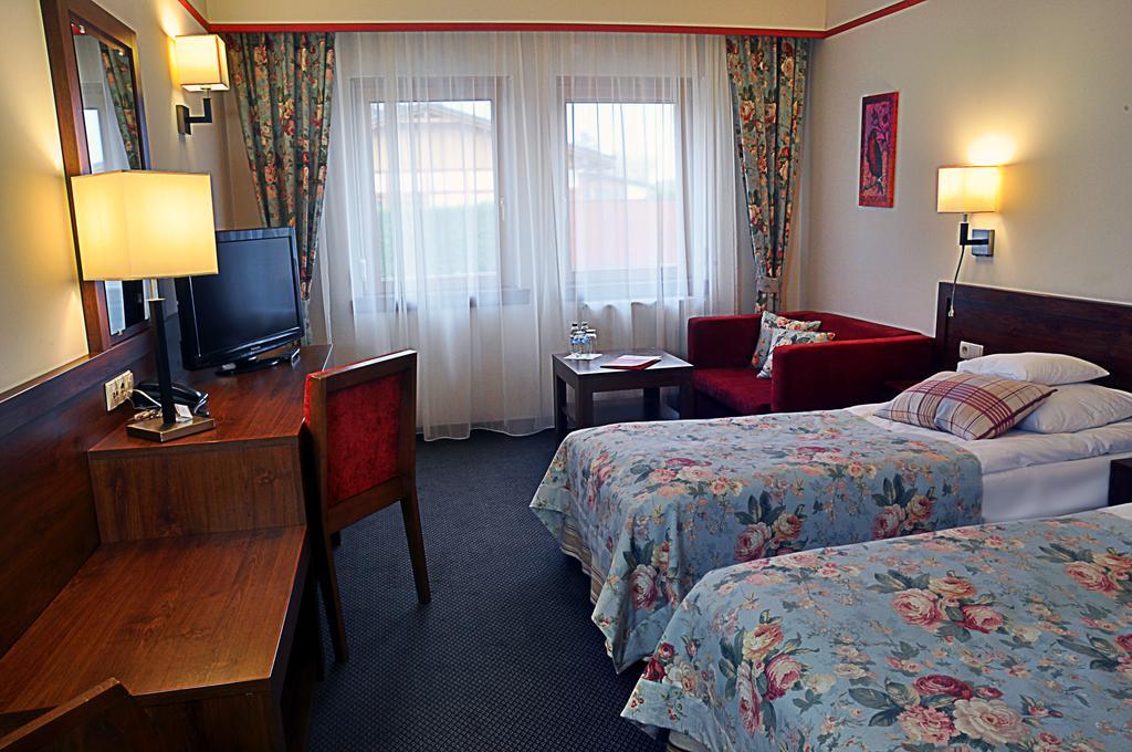 Ahotel Czechowice-Dziedzice Bilik gambar