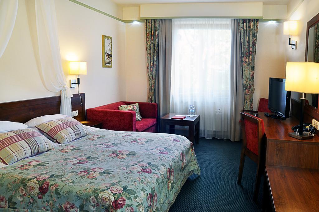 Ahotel Czechowice-Dziedzice Bilik gambar